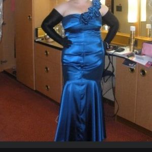 Mermaid style teal dress